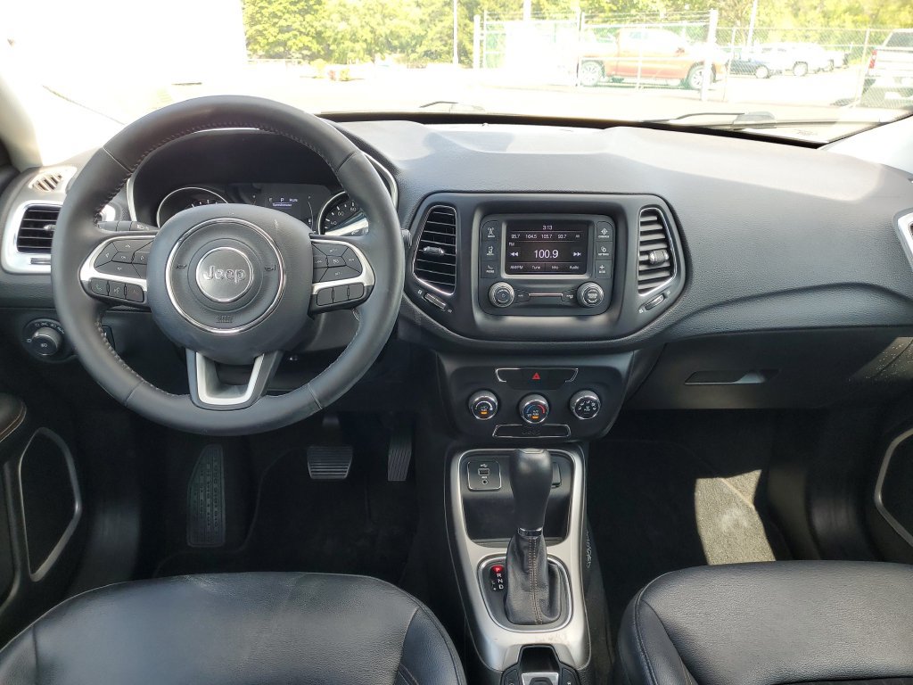 Used 2018 Jeep Compass Latitude FWD image 22
