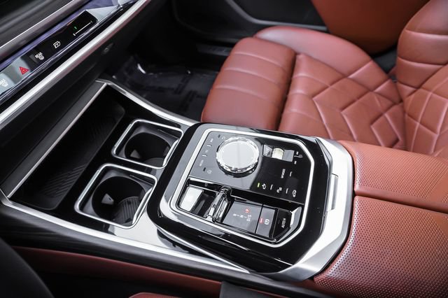 Used 2024 BMW 740i xDrive AWD/4WD image 17