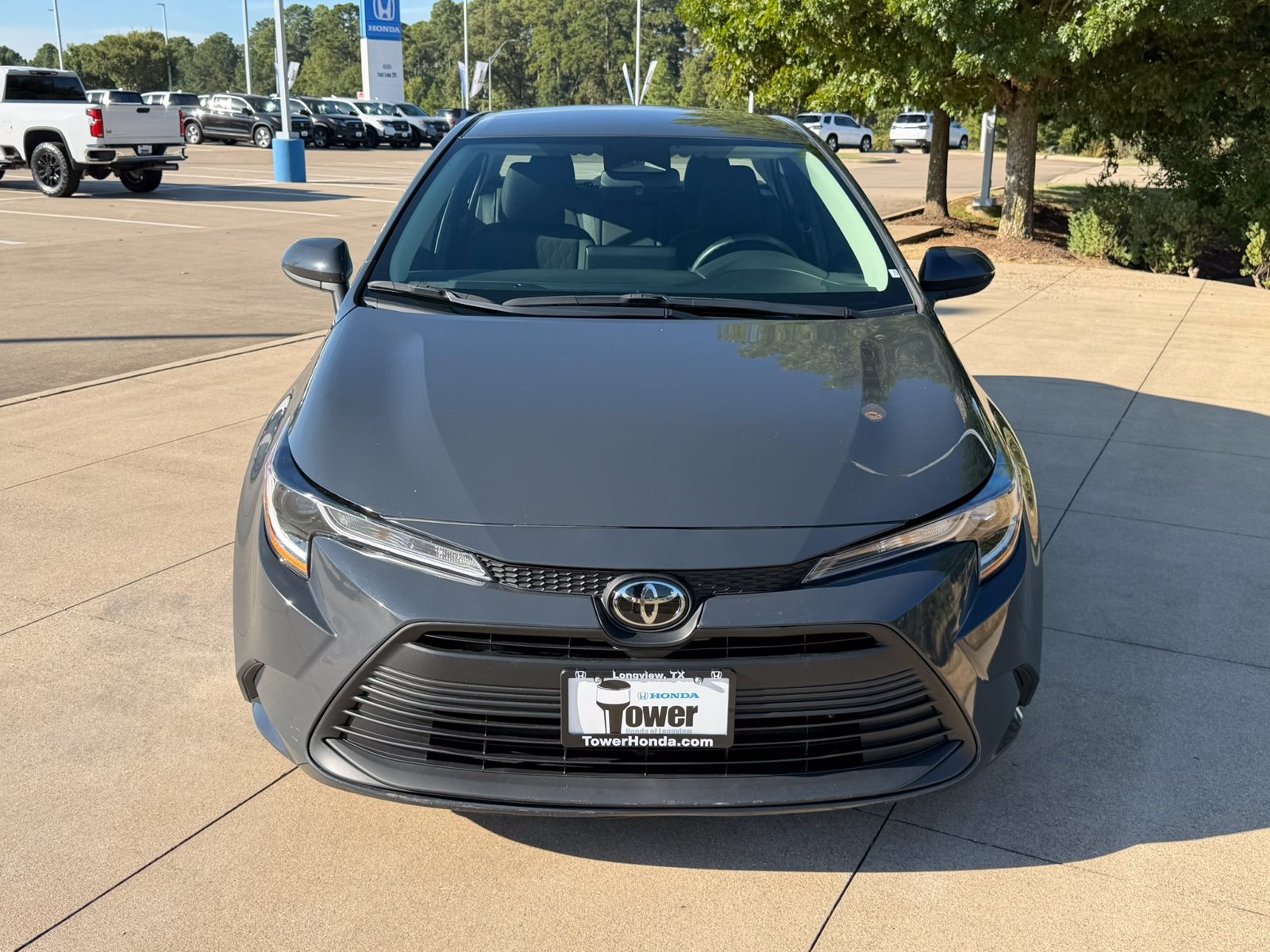 Used 2025 Toyota Corolla LE FWD image 2