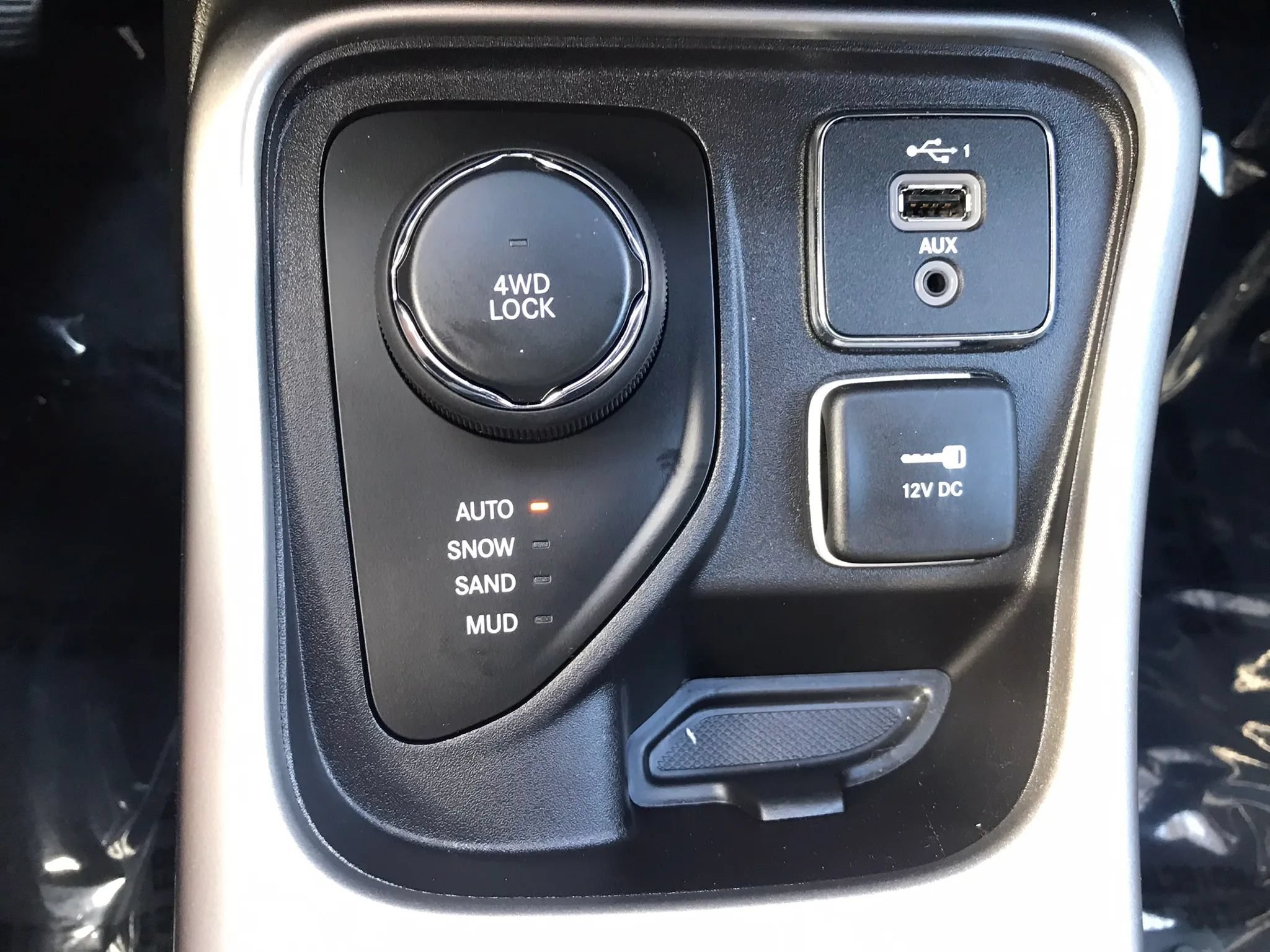 Used 2019 Jeep Compass Latitude w/ Popular Equipment Group AWD/4WD image 28
