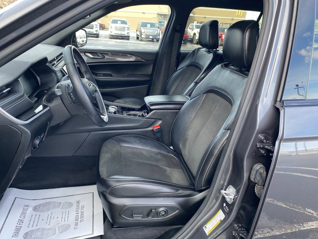 Used 2022 Jeep Grand Cherokee L Laredo image 10