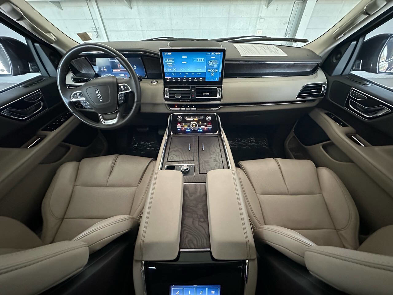 Used 2022 Lincoln Navigator 2WD image 22