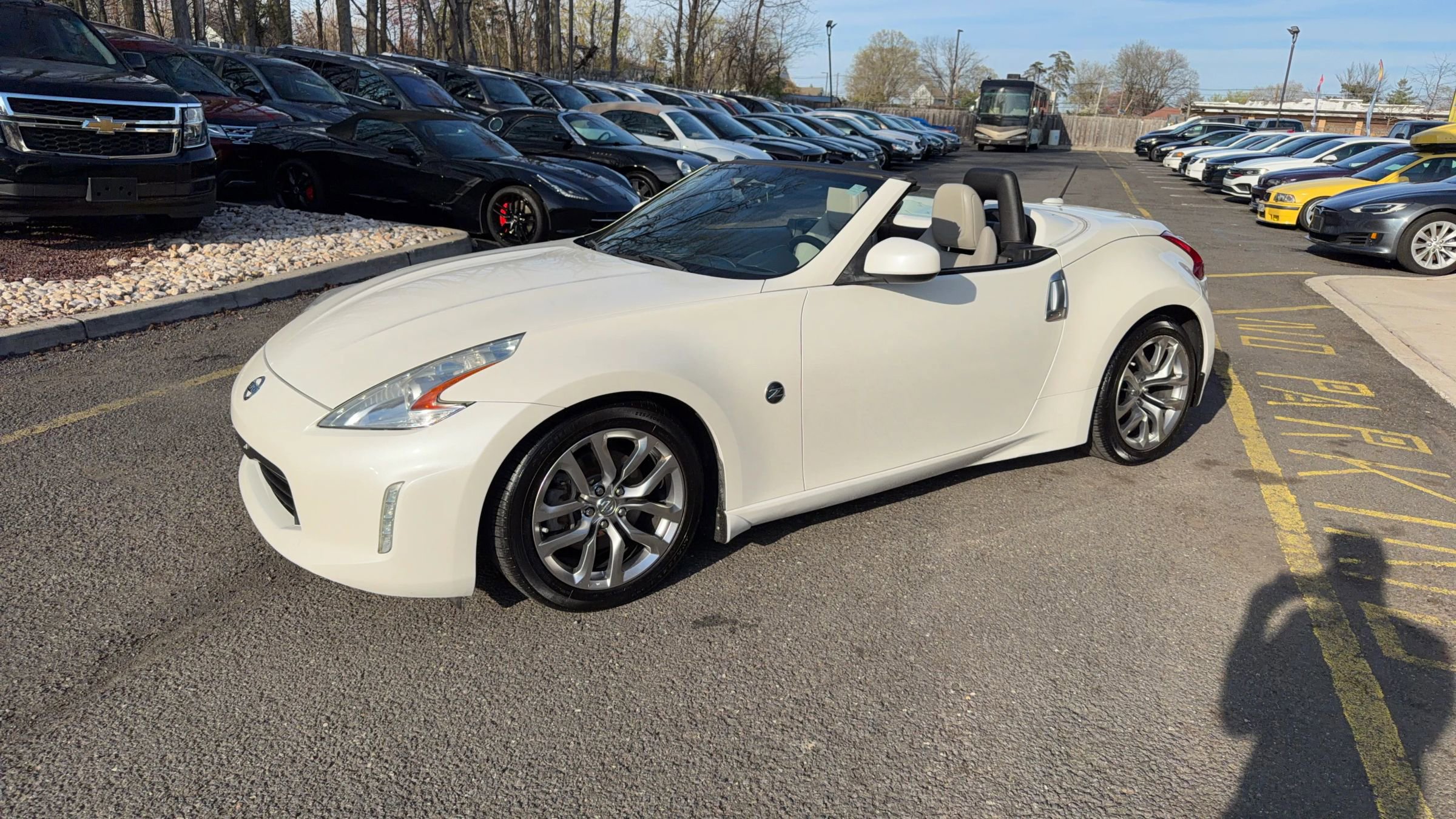 Used 2014 Nissan 370Z Touring image 8