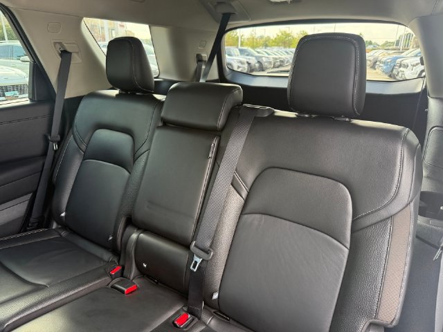 Used 2024 Nissan Pathfinder SL w/ Lighting Package (N92) AWD/4WD image 28