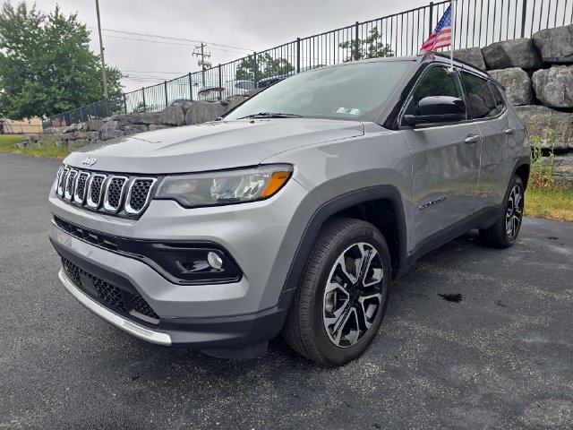 Used 2024 Jeep Compass Limited AWD/4WD image 8