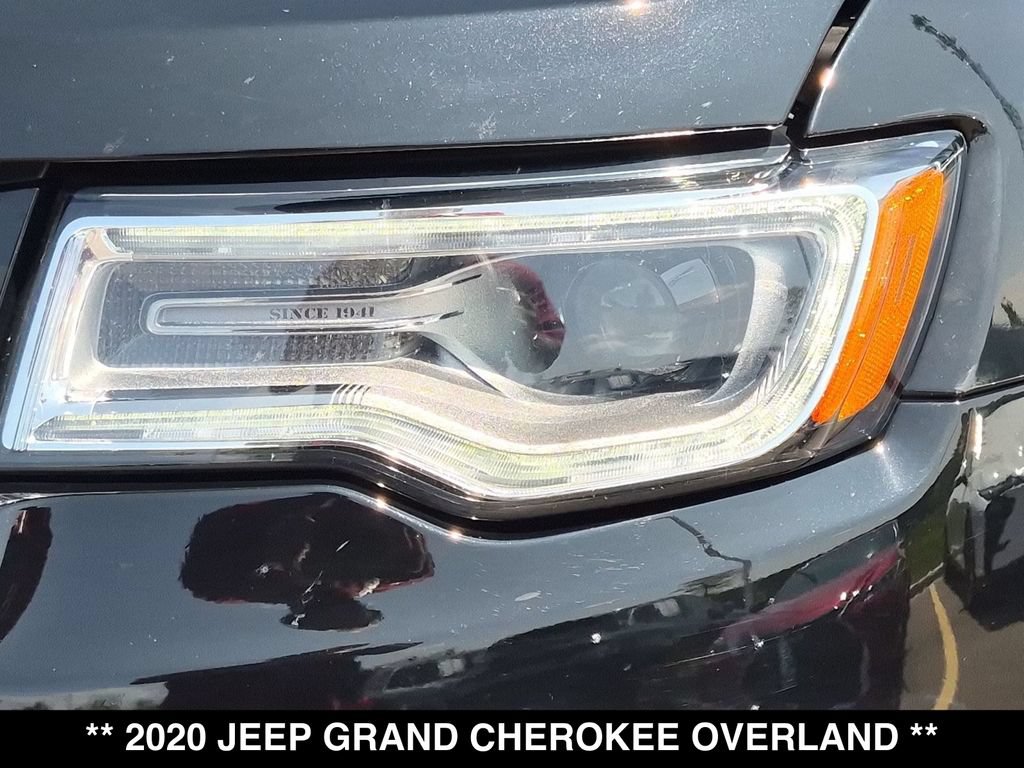 Used 2020 Jeep Grand Cherokee Overland AWD/4WD image 16