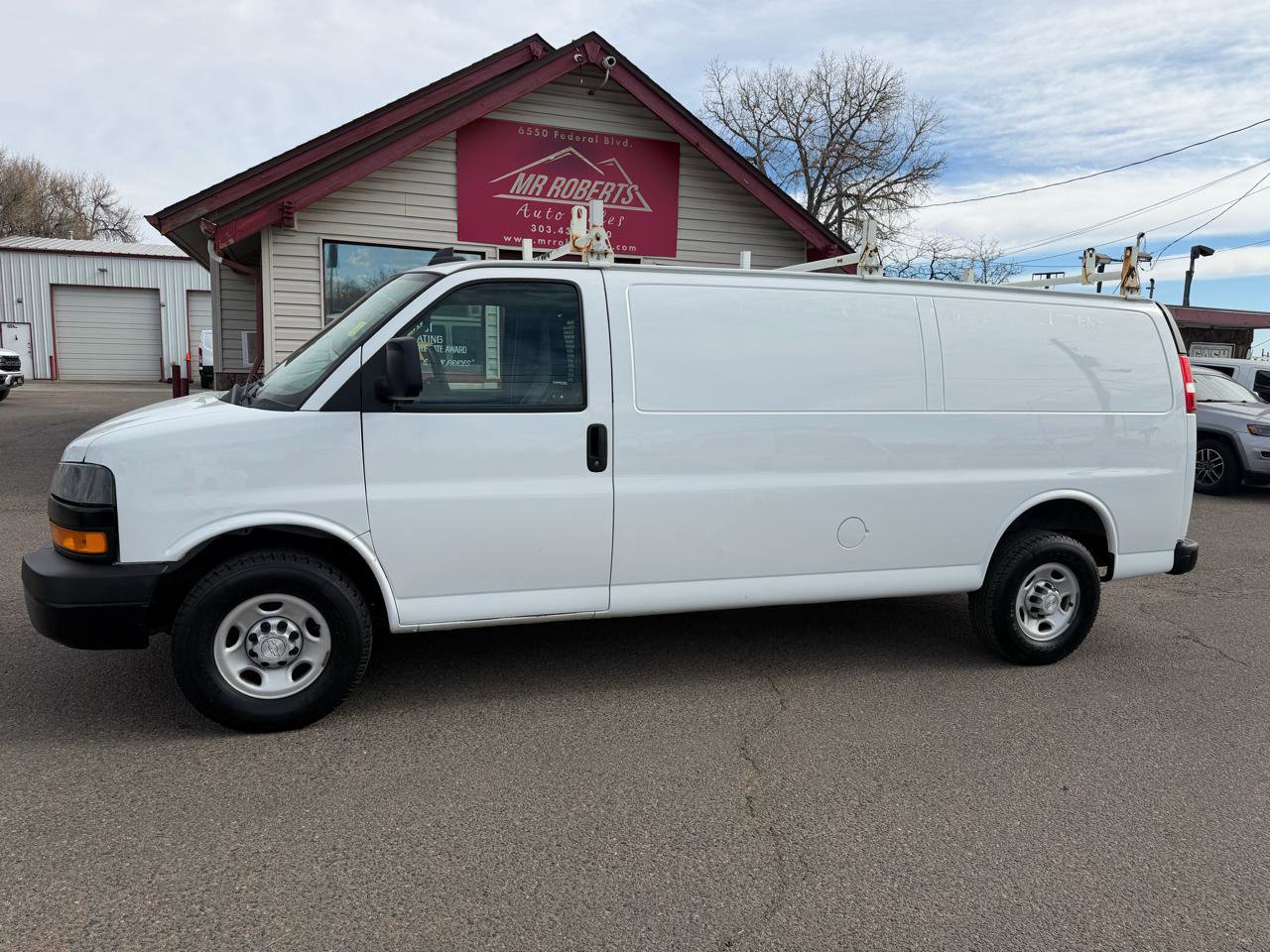 Used 2018 Chevrolet Express 2500 Extended w/ Driver Convenience Package image 5