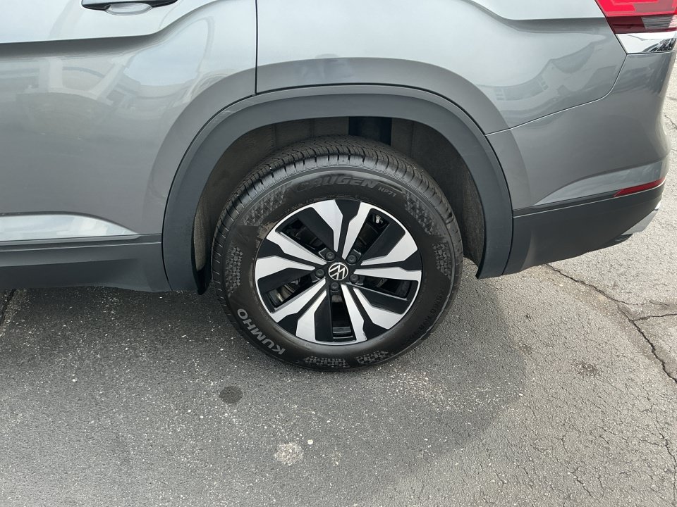 Certified 2025 Volkswagen Atlas SE FWD image 26