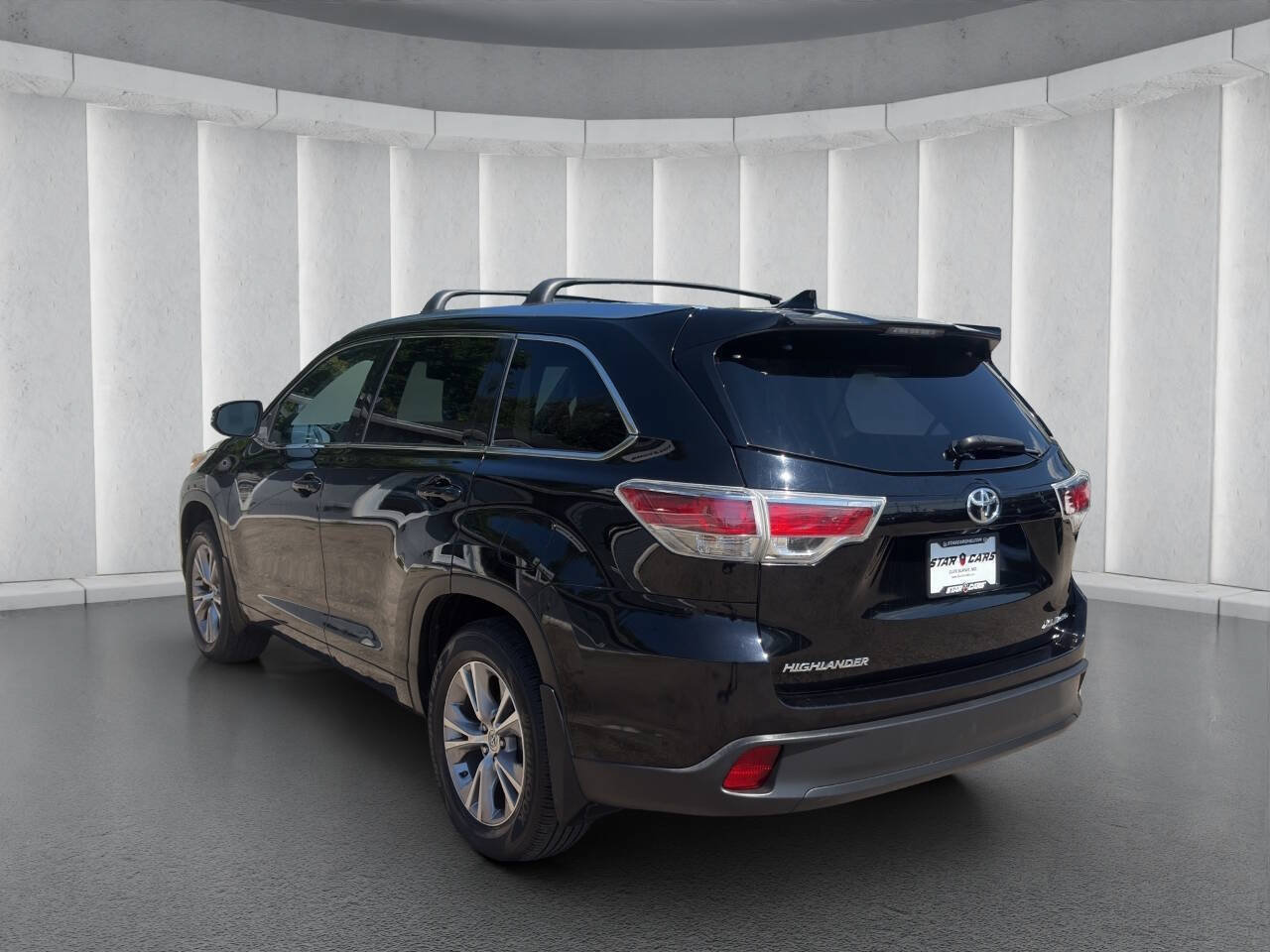 Used 2015 Toyota Highlander XLE AWD/4WD image 3