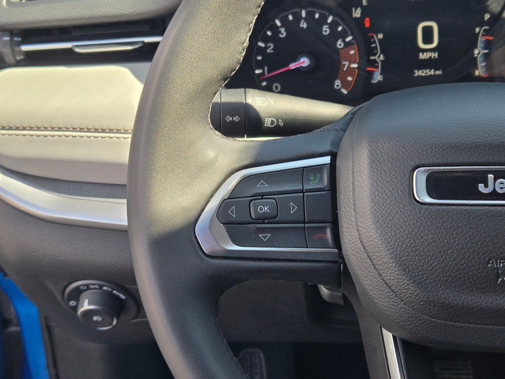 Used 2025 Jeep Compass Limited AWD/4WD image 30