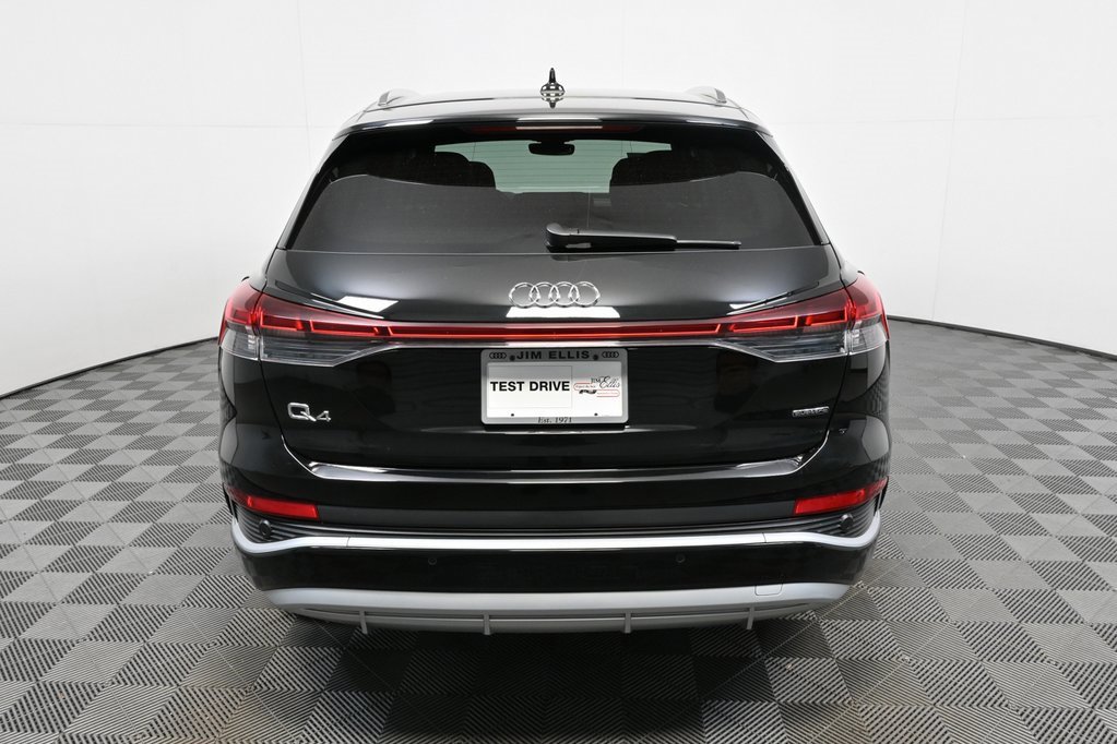 Used 2024 Audi Q4 e-tron Premium image 26