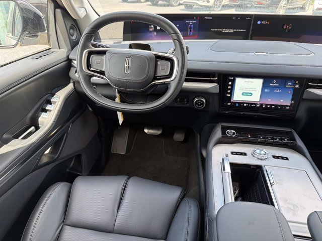 New 2026 Lincoln Navigator L Reserve AWD/4WD image 23