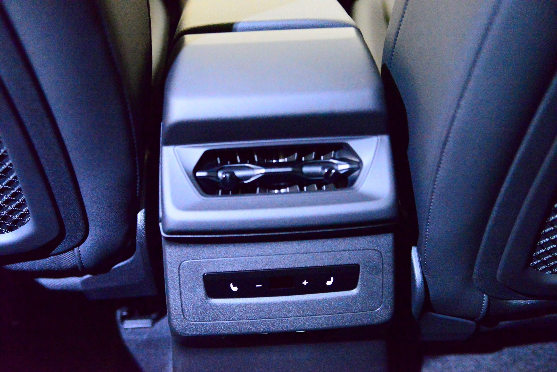 Certified 2025 Audi Q6 e-tron Premium w/ Convenience Package image 24