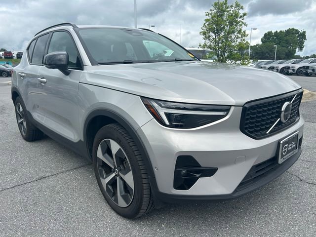 Certified 2023 Volvo XC40 B5 Ultimate w/ Climate Package AWD/4WD image 1