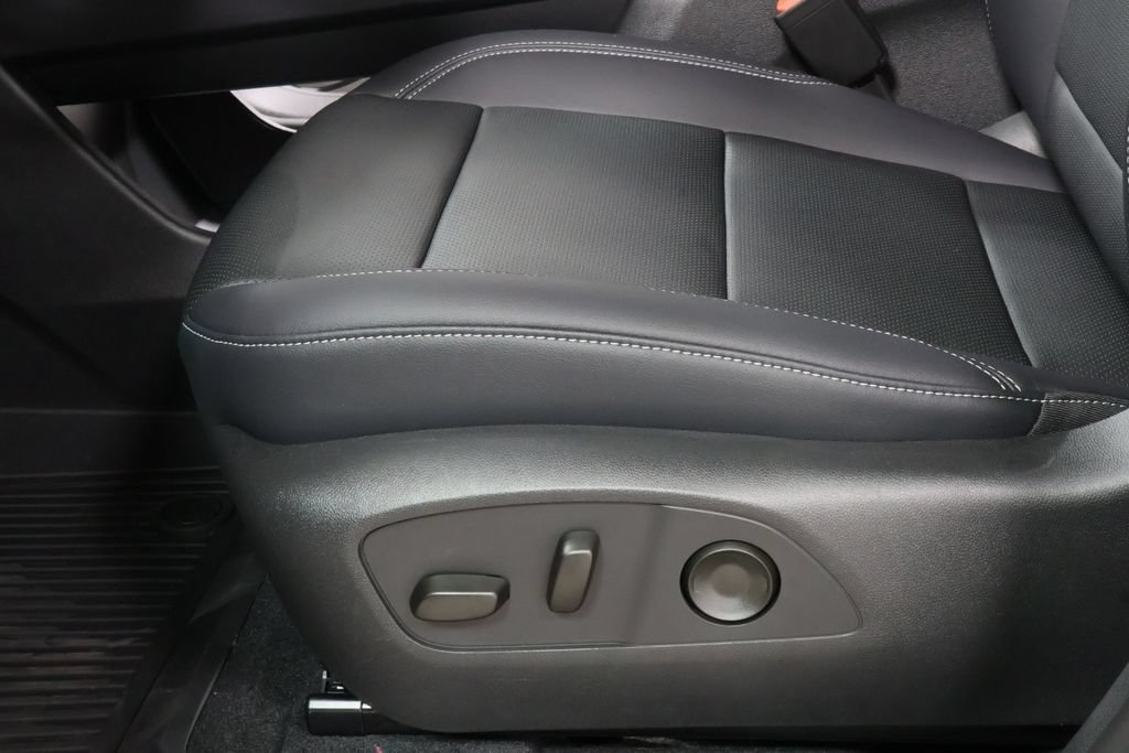 New 2026 Chevrolet Traverse LT w/ Driver Confidence Package FWD image 19
