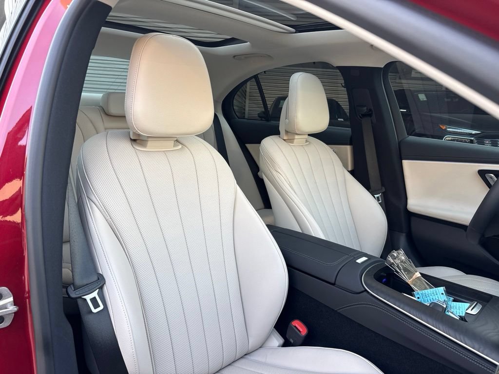 Used 2025 Mercedes-Benz E 350 4MATIC Sedan image 16