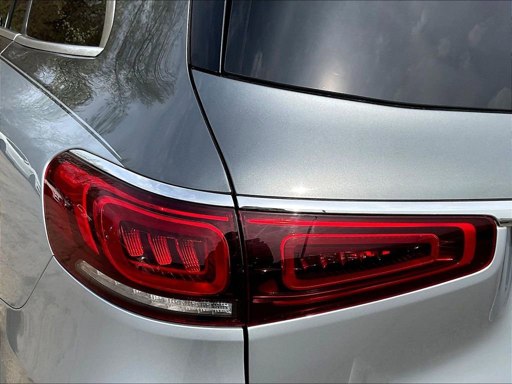 Used 2023 Mercedes-Benz Maybach GLS 600 4MATIC image 23