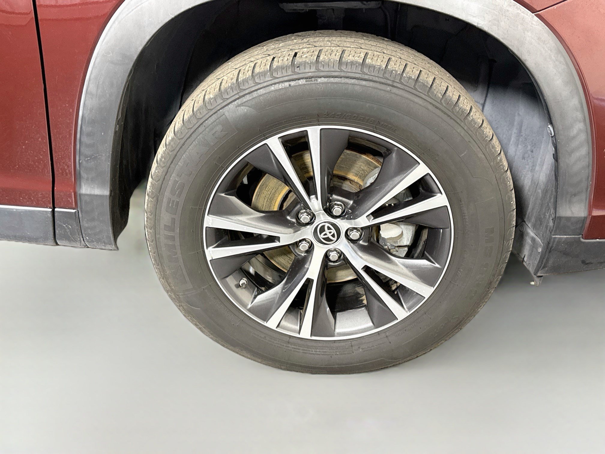 Used 2019 Toyota Highlander LE FWD image 31
