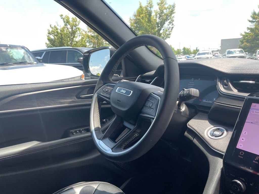 Used 2024 Jeep Grand Cherokee Limited AWD/4WD image 29