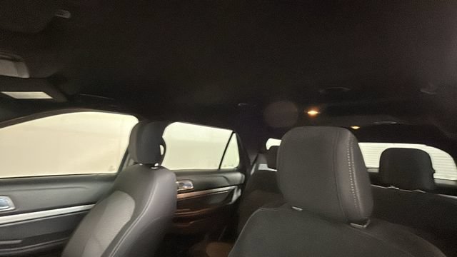 Used 2018 Ford Explorer XLT AWD/4WD image 12