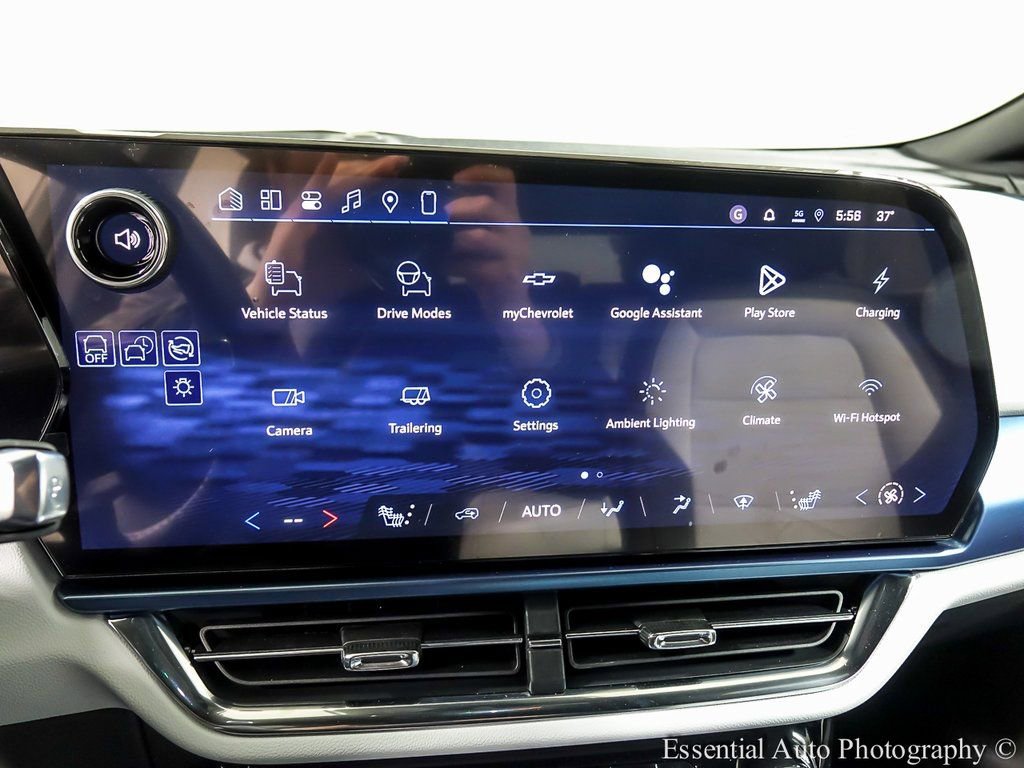 New 2026 Chevrolet Equinox EV LT image 13