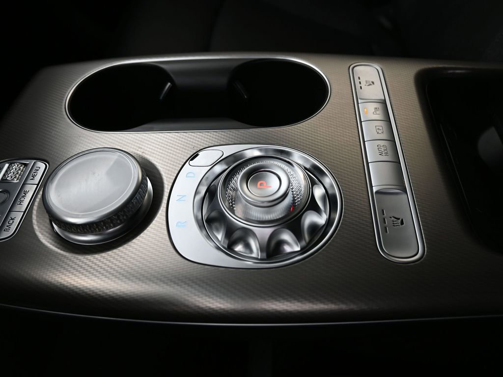 Used 2024 Genesis GV60 RWD image 14