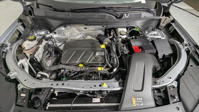 Used 2025 Chevrolet Trax LT w/ LT Convenience Package FWD image 33