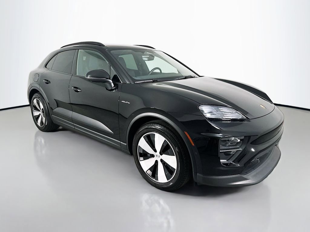 Certified 2025 Porsche Macan Electric RWD image 7