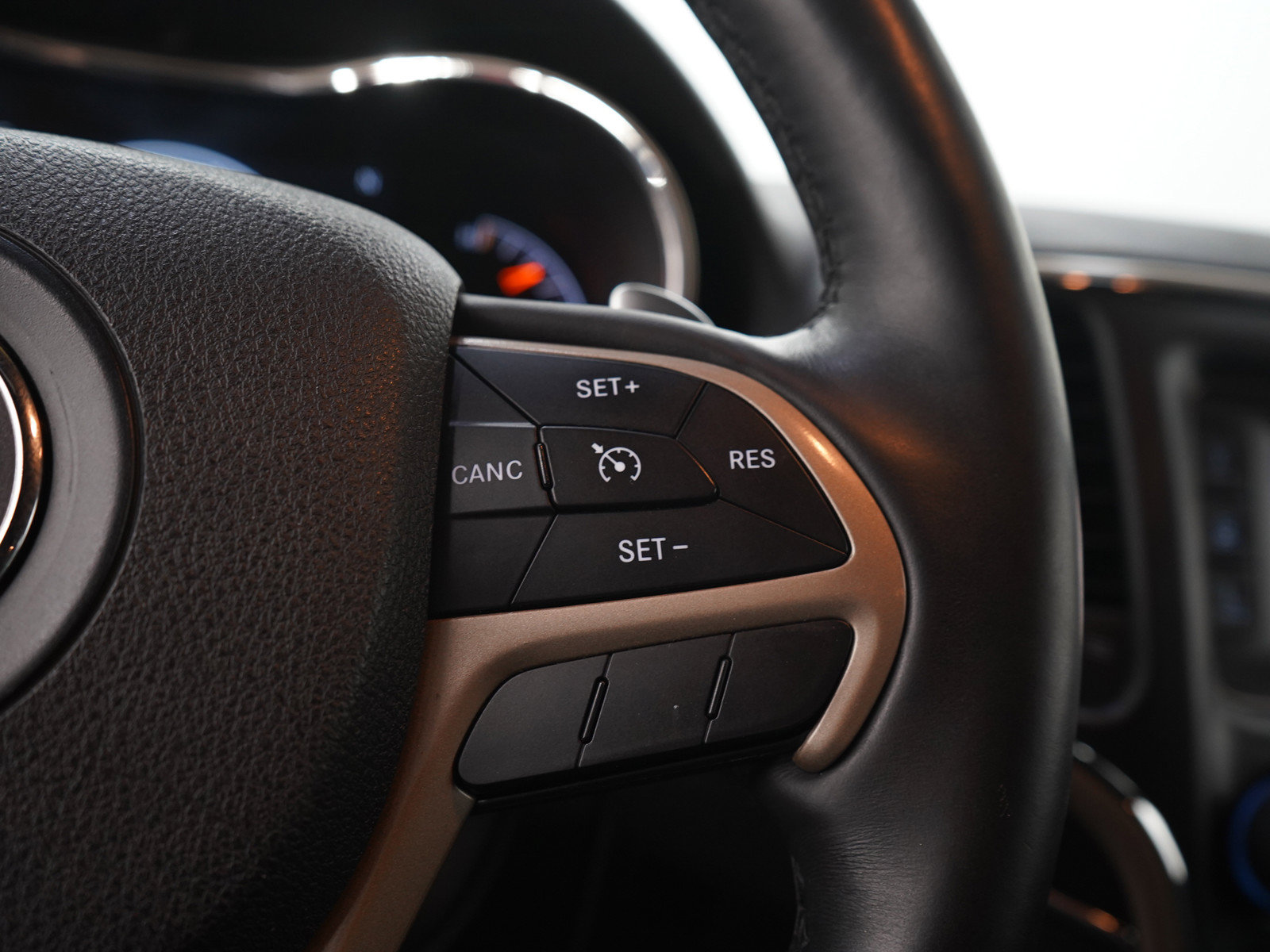 Used 2014 Jeep Grand Cherokee Limited AWD/4WD image 30