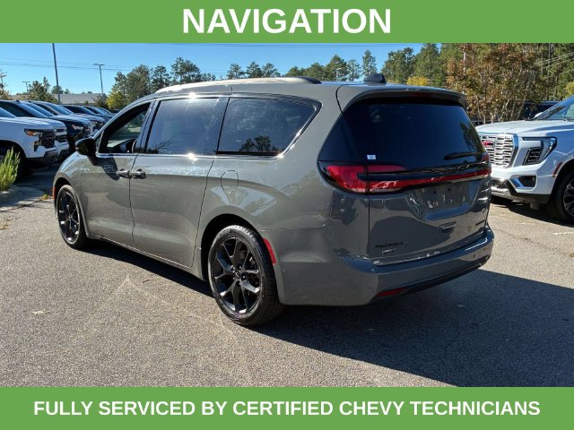 Used 2025 Chrysler Pacifica Limited FWD image 7