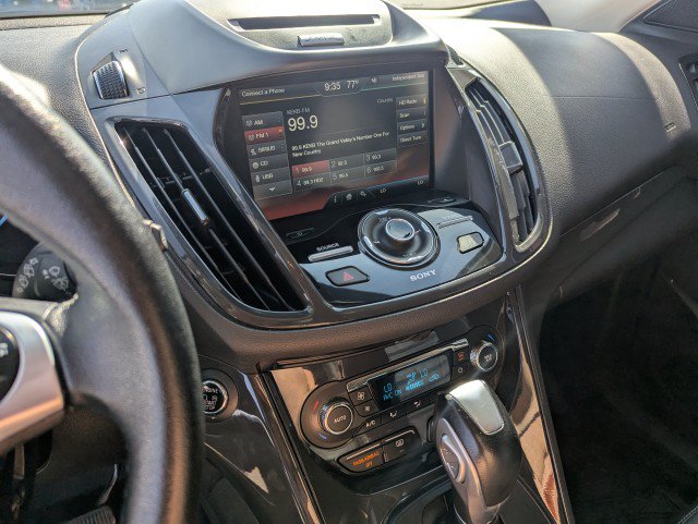 Used 2015 Ford Escape Titanium w/ Equipment Group 301A AWD/4WD image 19