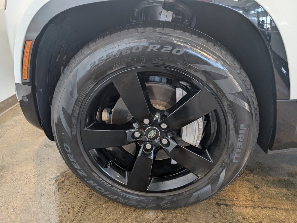 Used 2023 Land Rover Defender 130 X-Dynamic SE image 10