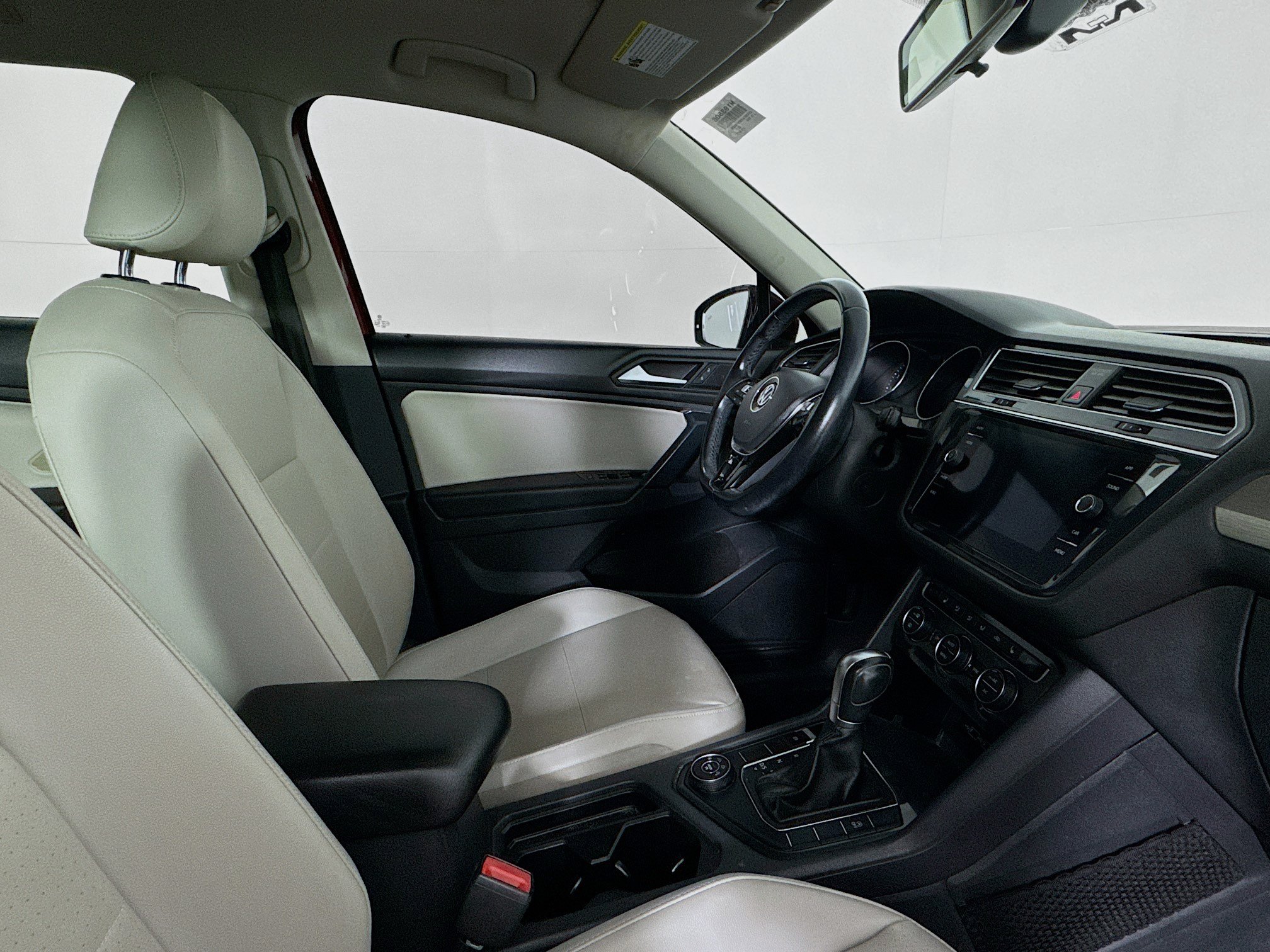 Used 2019 Volkswagen Tiguan SE AWD/4WD image 27