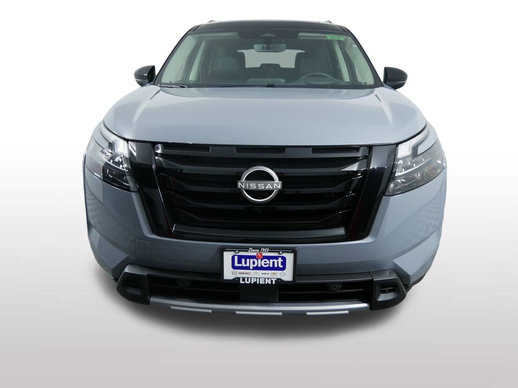 New 2025 Nissan Pathfinder Platinum w/ Black Appearance Package image 3