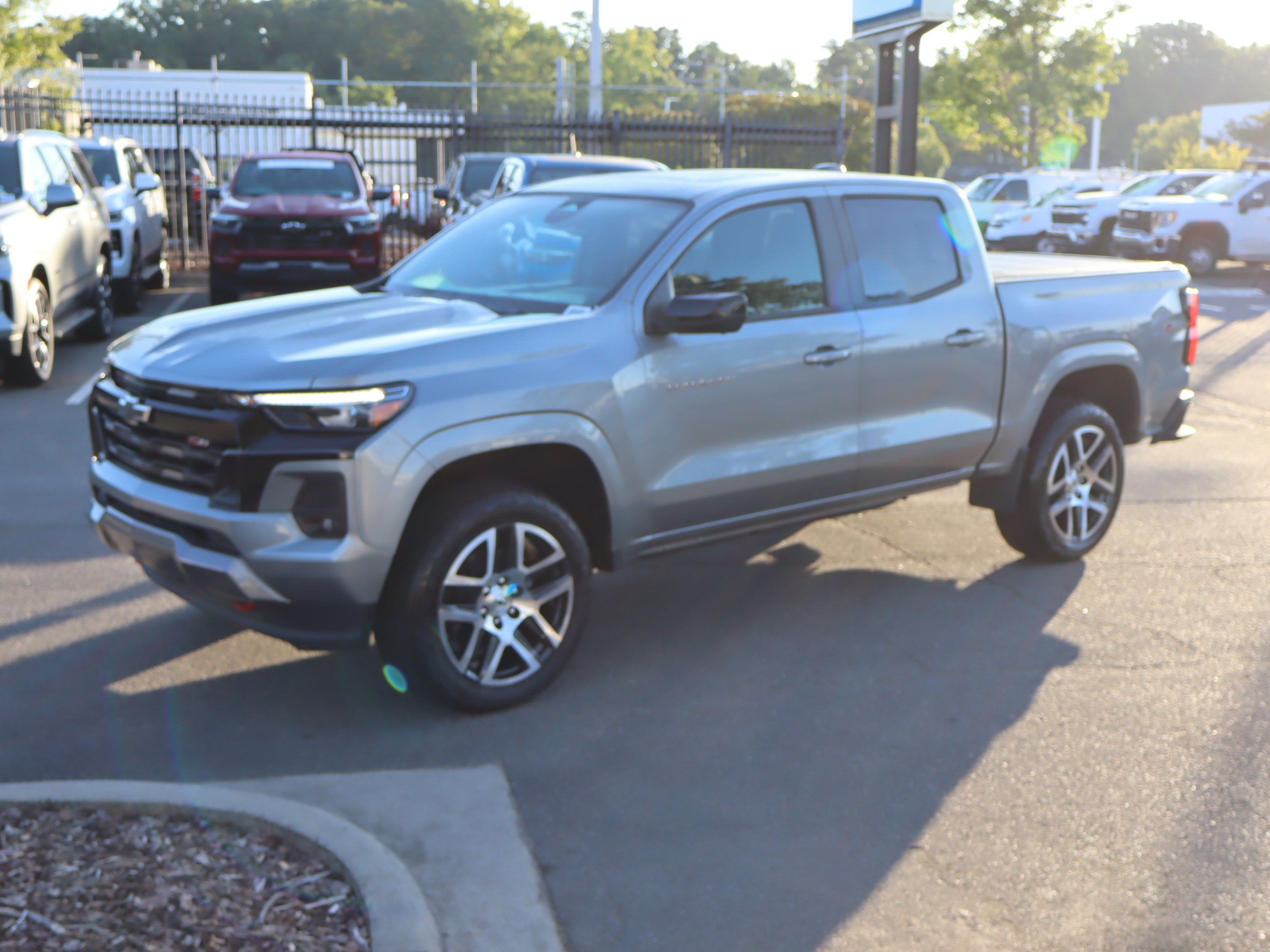 Used 2023 Chevrolet Colorado Z71 w/ Z71 Convenience Package 2 AWD/4WD image 5