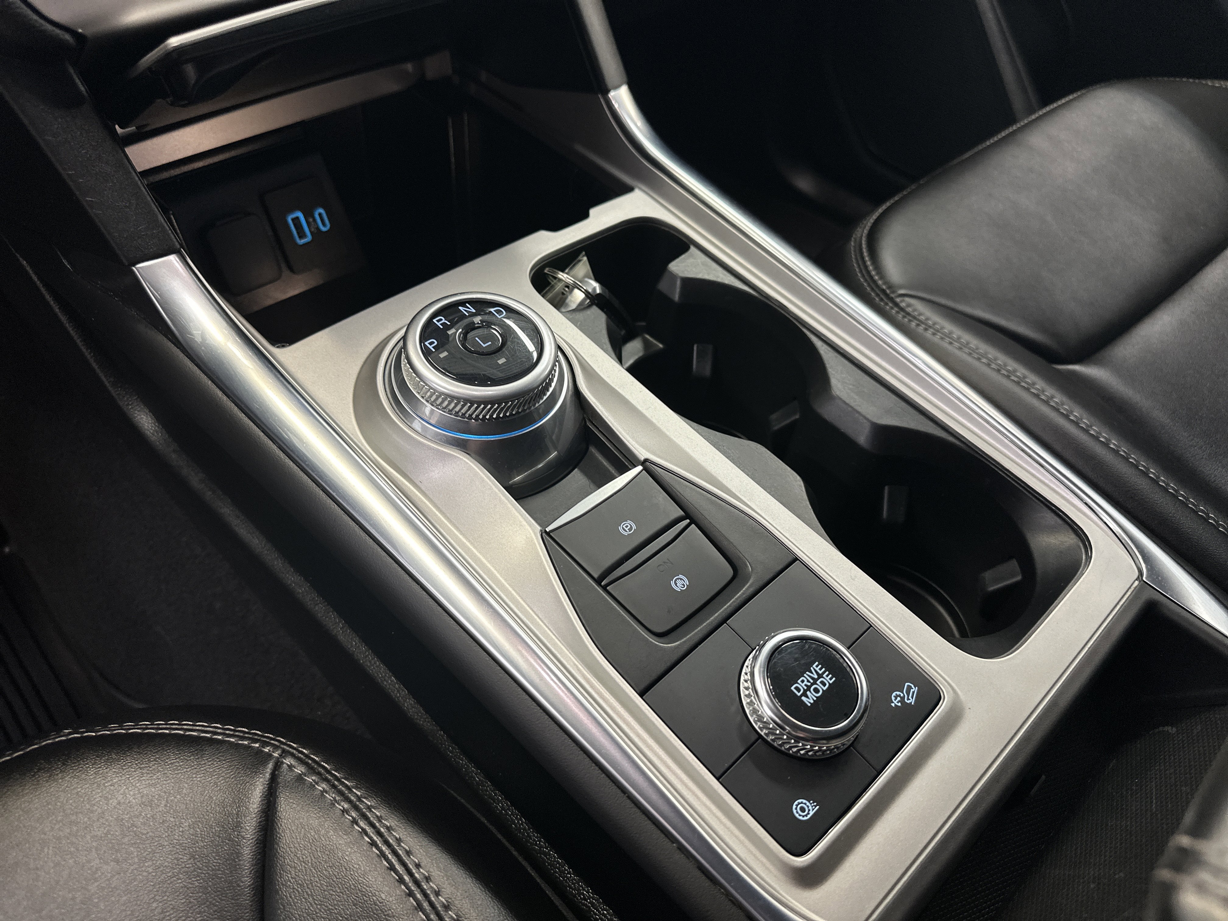 Used 2023 Ford Explorer XLT w/ Equipment Group 202A image 31