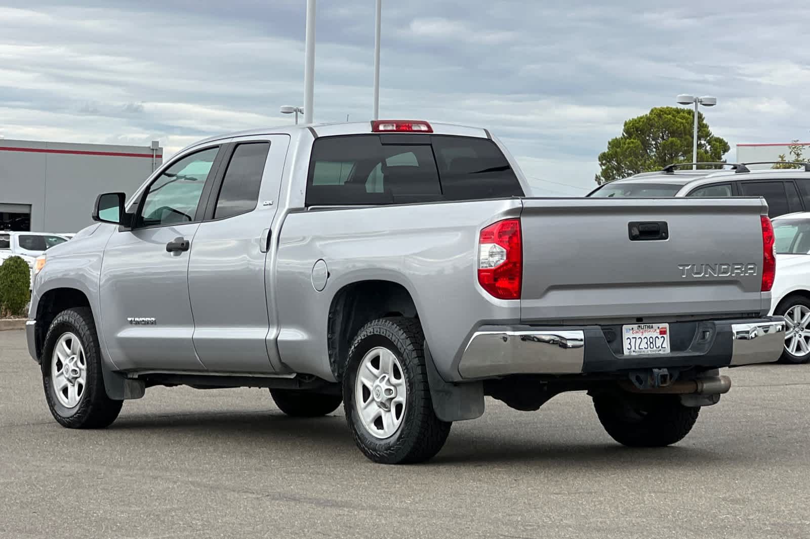 Used 2016 Toyota Tundra SR5 w/ Tow Package RWD image 7