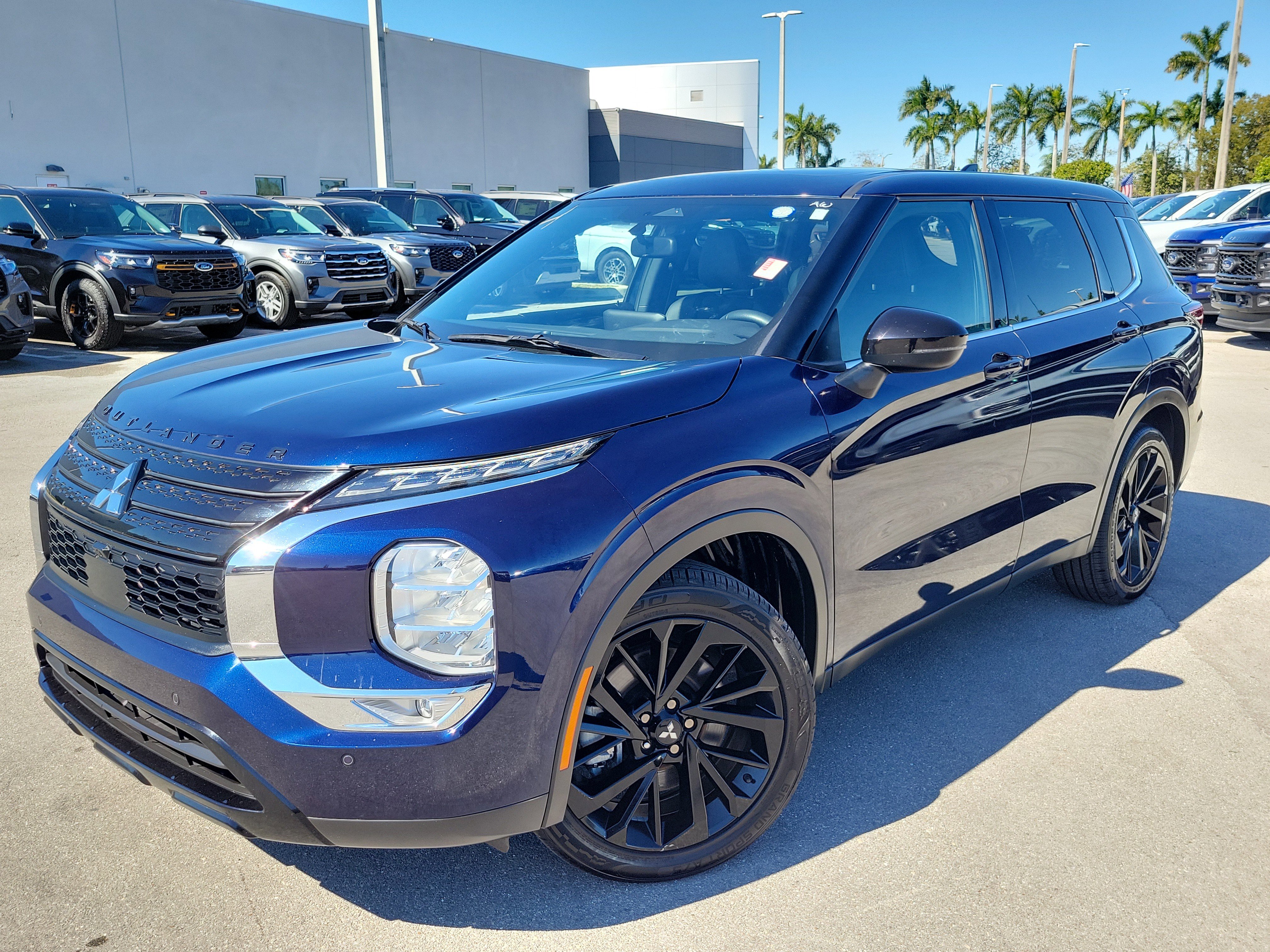 Used 2022 Mitsubishi Outlander SE image 32