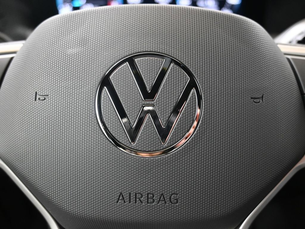 New 2026 Volkswagen Tiguan SE R-Line image 28