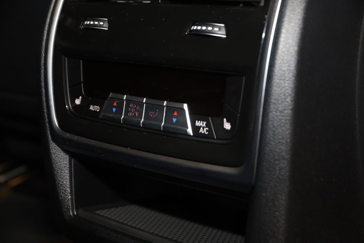 Used 2022 BMW X5 M50i w/ Executive Package AWD/4WD image 17