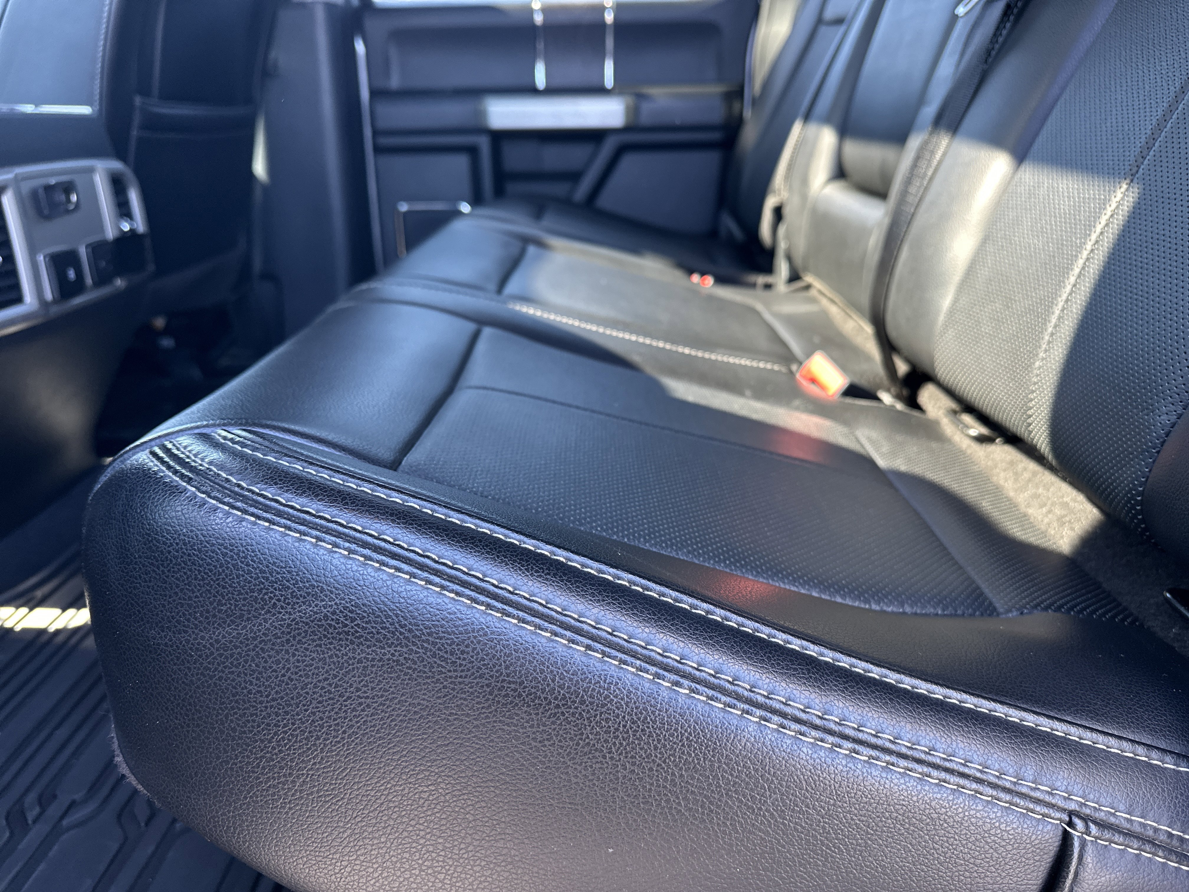 Used 2020 Ford F350 Lariat w/ Lariat Ultimate Package image 21