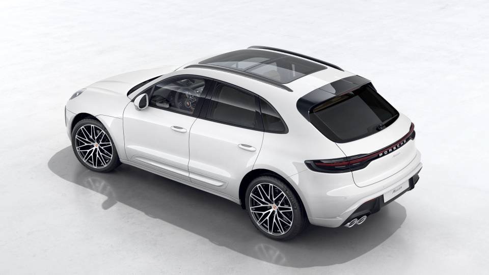 Certified 2026 Porsche Macan AWD/4WD image 4