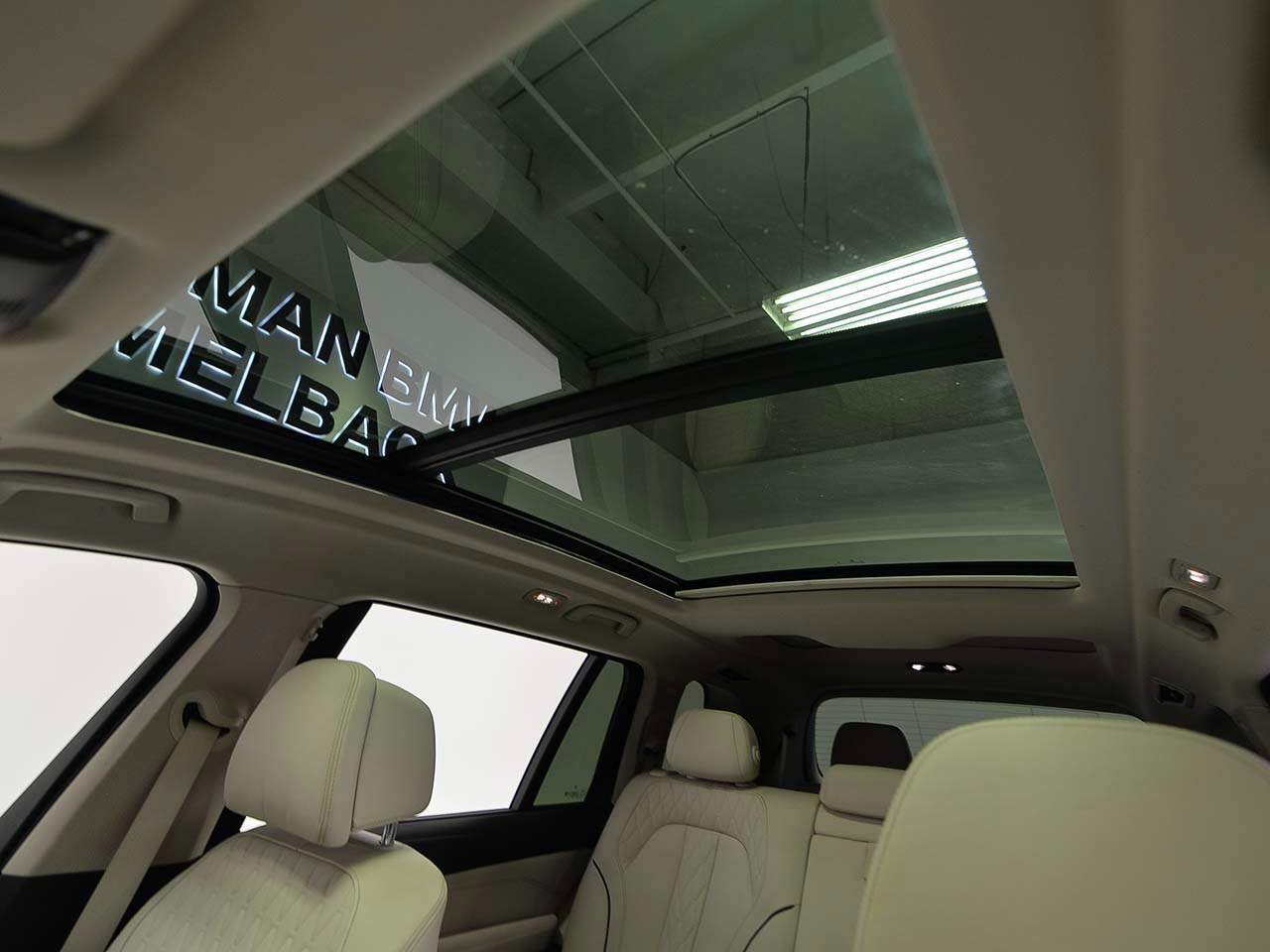 Certified 2024 BMW X7 xDrive40i w/ Premium Package image 7