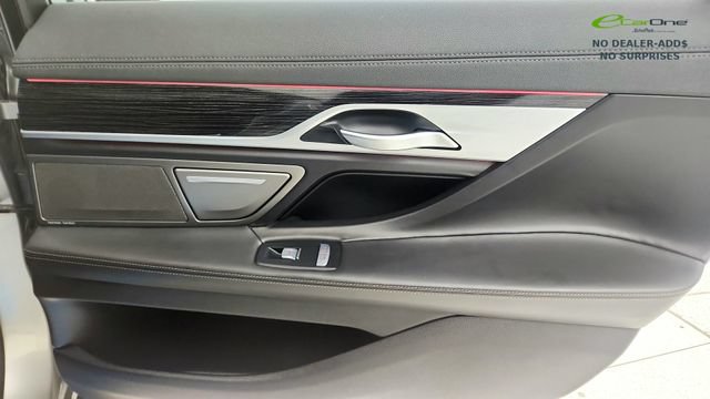 Used 2022 BMW 750i xDrive w/ M Sport Package AWD/4WD image 38