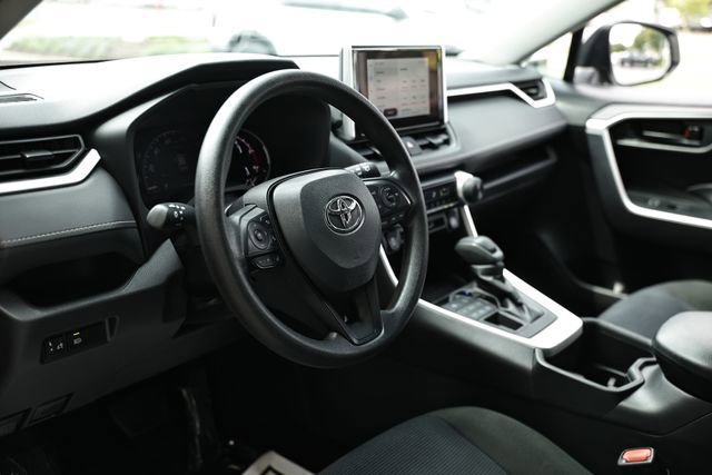 Used 2024 Toyota RAV4 LE AWD/4WD image 19