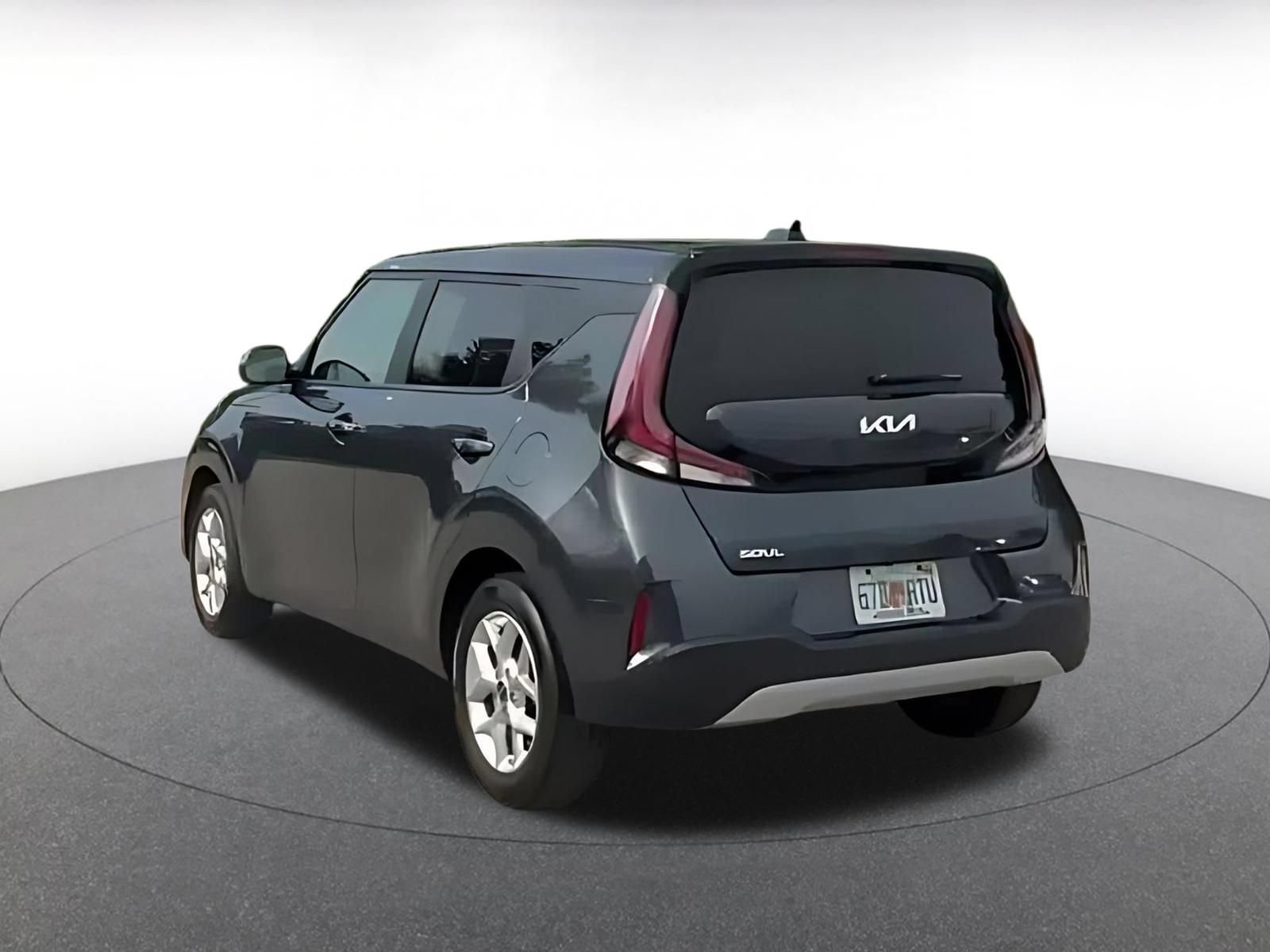 Used 2025 Kia Soul LX w/ LX Technology Package FWD image 12