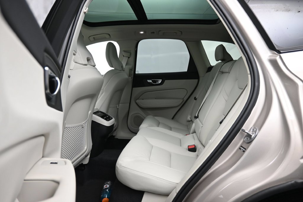 New 2027 Volvo XC60 B5 Ultra AWD/4WD image 22