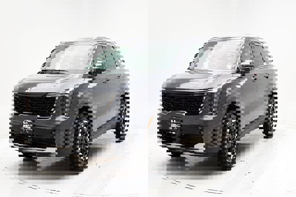 Used 2024 Kia Sorento S image 4