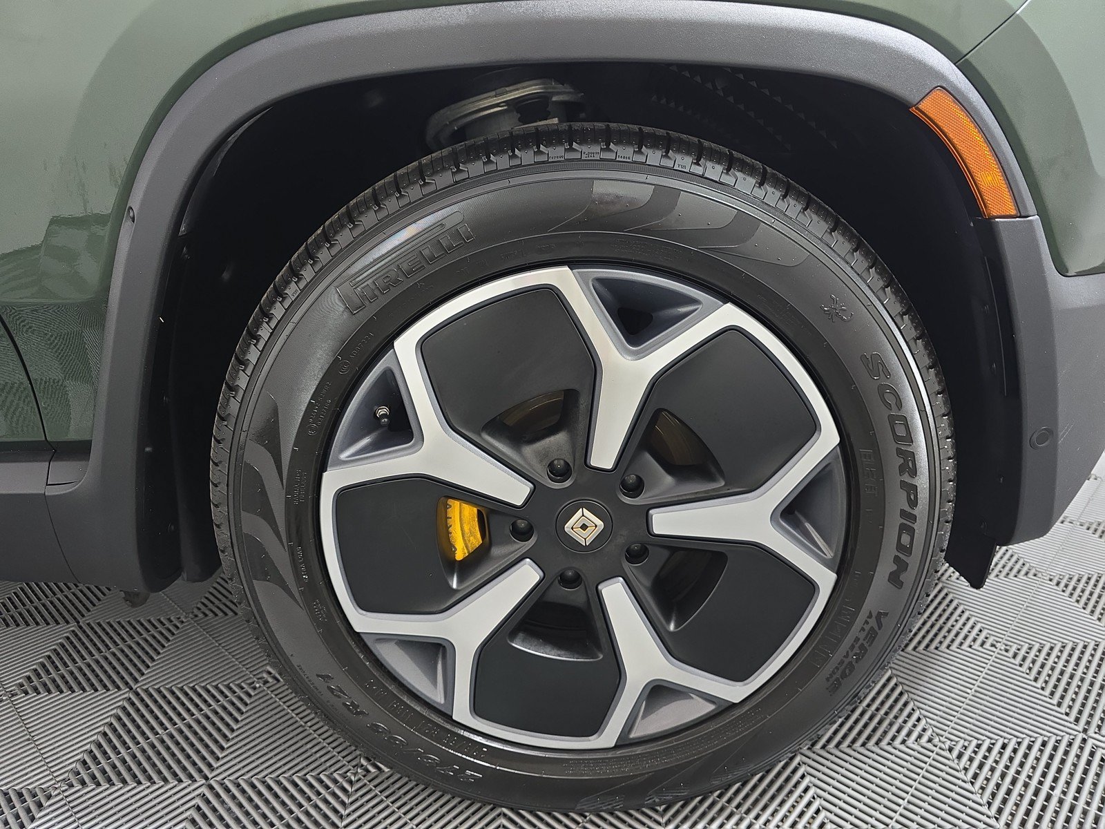 Used 2022 Rivian R1T Adventure AWD/4WD image 11