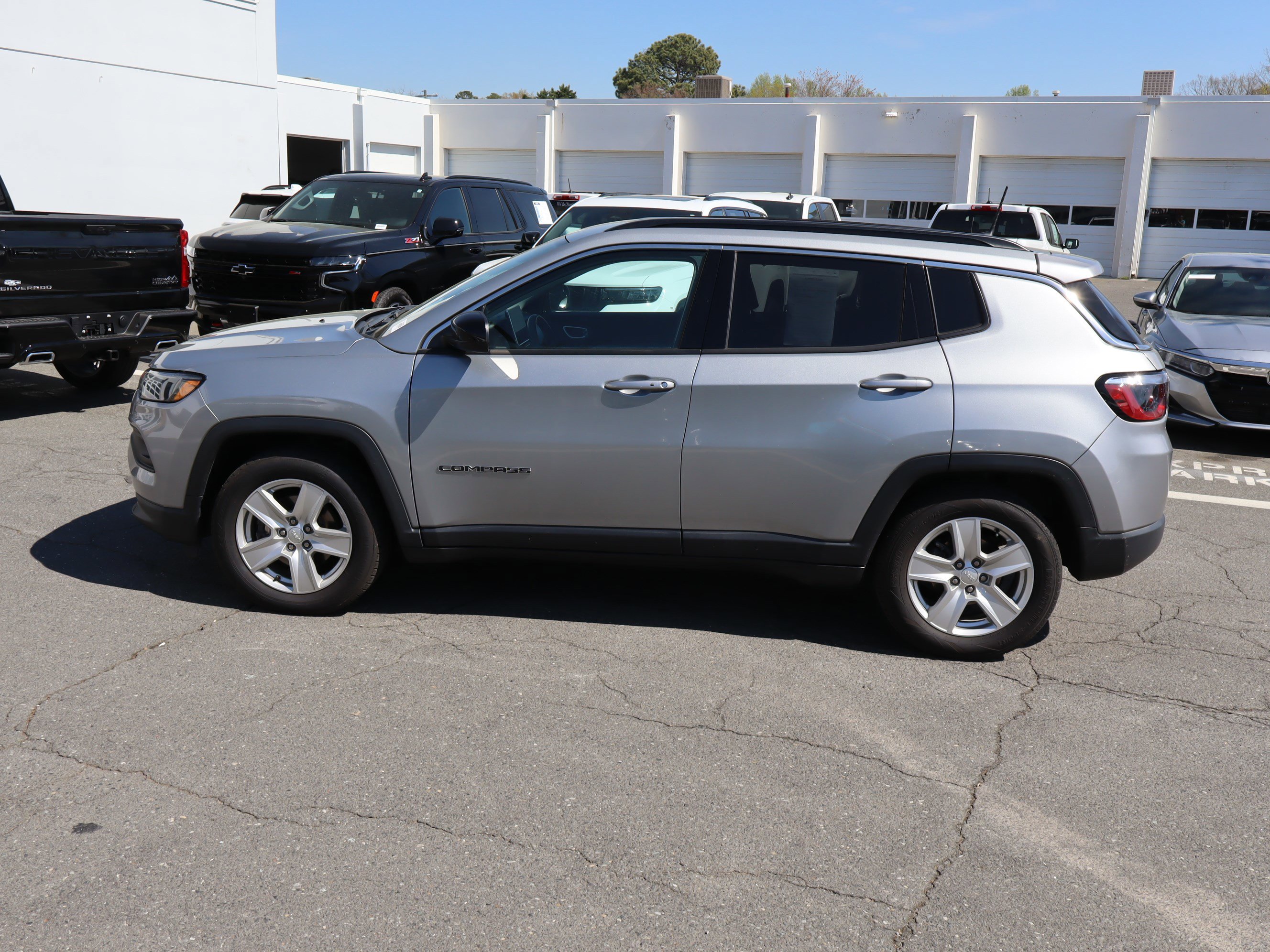 Used 2022 Jeep Compass Latitude image 18